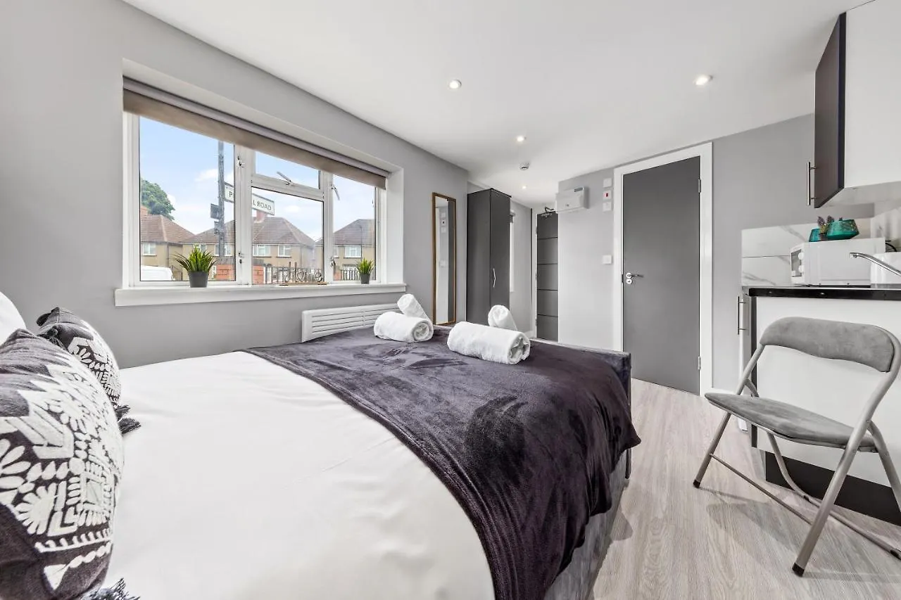 Guest house Heathrow Stays - Feltham Tw13 United Kingdom