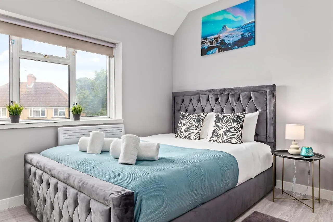 Heathrow Stays - Feltham Tw13 0*,  United Kingdom